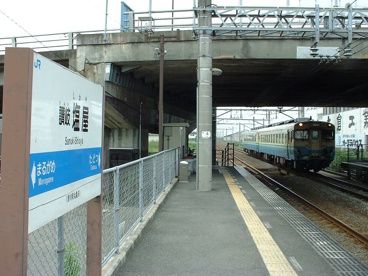 近くのＪＲ予讃線讃岐塩屋駅まで243m（徒歩4分）