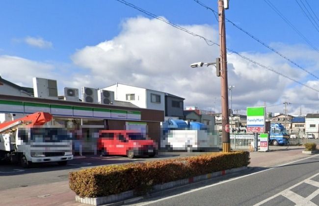 近くのコンビニまで379m（徒歩5分）