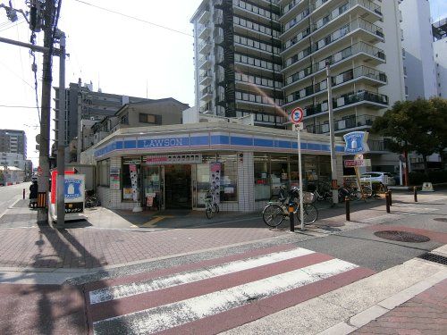 近くのローソン 城東中央三丁目店まで163m（徒歩3分）