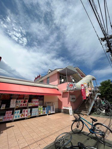 近くの飲食店まで1,318m（徒歩17分）