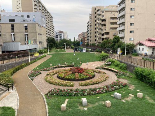 近くの大横川親水公園まで639m（徒歩8分）