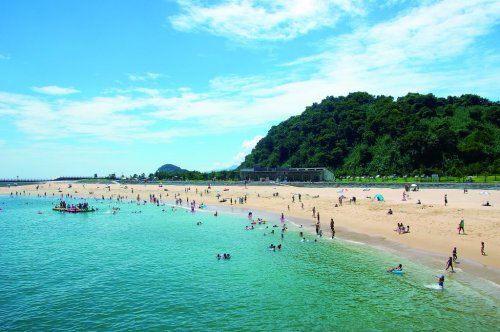近くの結の浜マリンパークまで5,916m（徒歩74分）