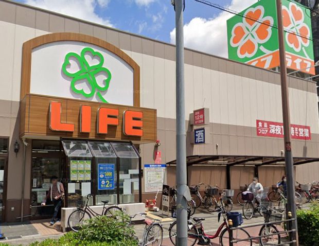 近くのライフ十三東店まで581m(徒歩8分)