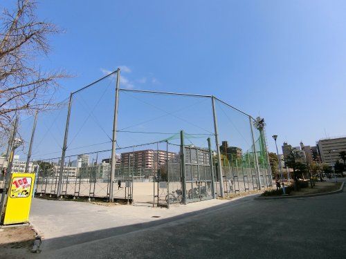 近くの蒲生野球場まで208m(徒歩3分)
