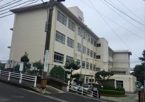 近くの長崎市立愛宕小学校まで1,862m(徒歩24分)
