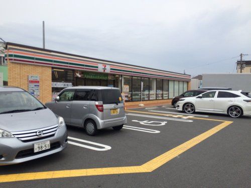 近くのセブンイレブン大東御領3丁目店まで627m(徒歩8分)