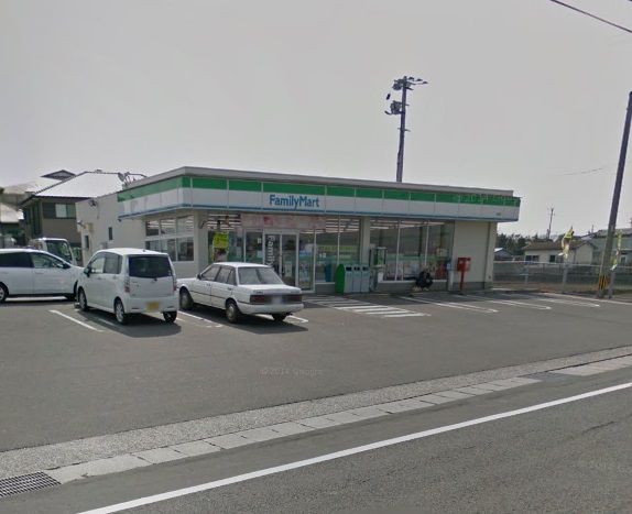 近くのファミリーマート 雲仙吾妻町店まで131m(徒歩2分)