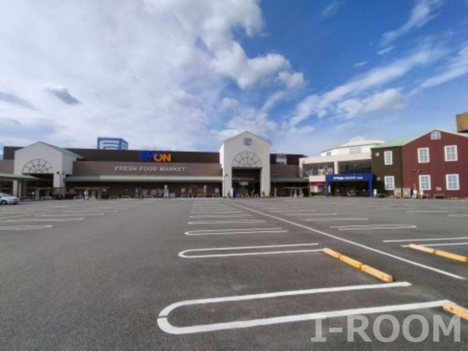 近くのエディオンフジグラン重信店まで734m（徒歩10分）