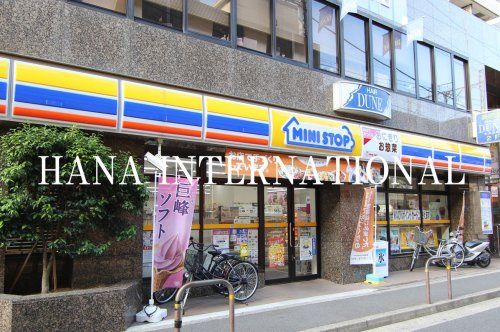 近くのミニストップ 前原東３丁目店まで750m（徒歩10分）