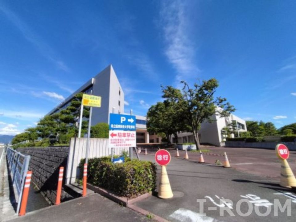 近くの愛媛県立医療技術大学まで796m（徒歩10分）