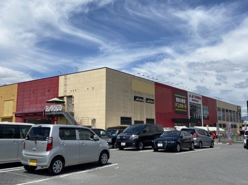 近くのドン・キホーテ草津店まで612m（徒歩8分）