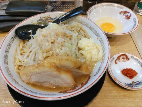 近くの飲食店まで442m（徒歩6分）