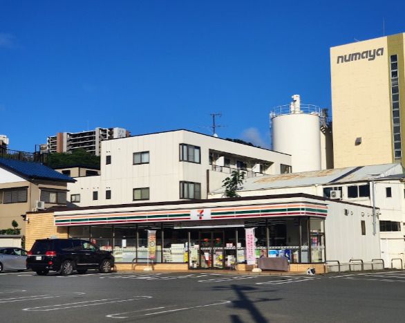 近くのセブンイレブン 横須賀森崎1丁目店まで488m（徒歩7分）