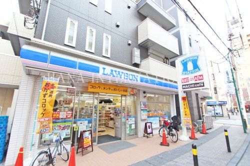 近くのコンビニまで22m（徒歩1分）