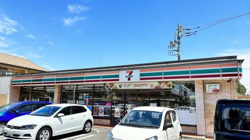 近くのセブンイレブン 深大寺店まで517m（徒歩7分）