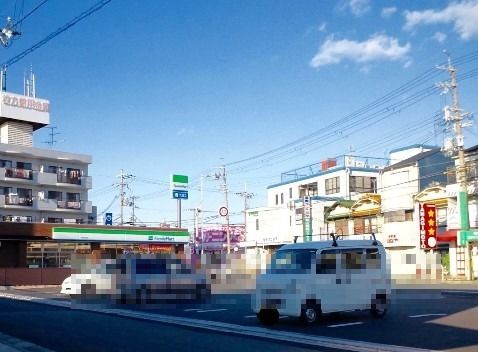 近くのコンビニまで374m（徒歩5分）