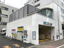近くの白金台まで596m（徒歩8分）
