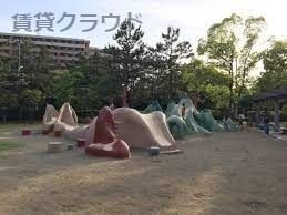 近くの幸町公園まで1,107m(徒歩14分)