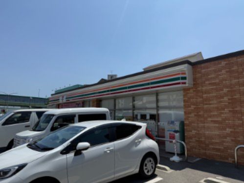 近くのセブンイレブン 神戸都通5丁目店まで338m（徒歩5分）