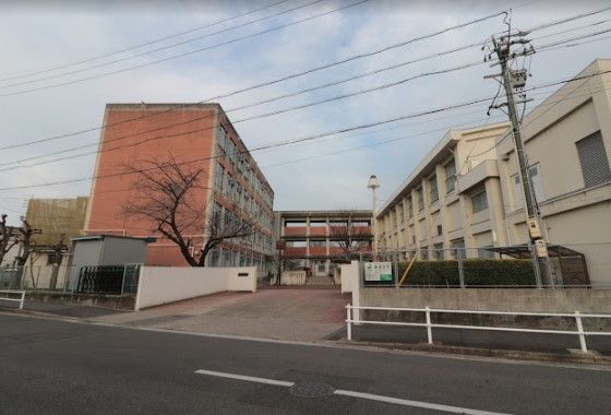 近くの名古屋市立千代田橋小学校まで534m(徒歩7分)