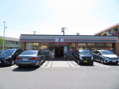 近くのセブンイレブン 浦安堀江6丁目店まで332m（徒歩5分）