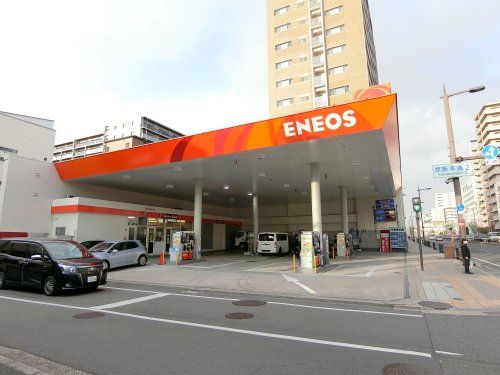 近くのENEOS 京阪本通まで68m(徒歩1分)