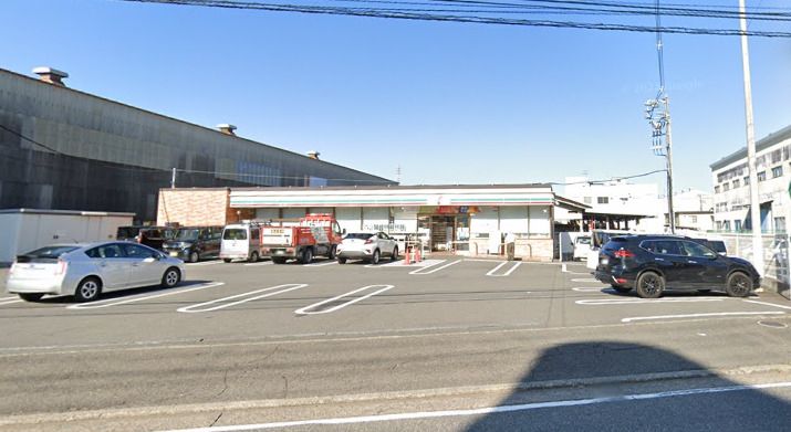 近くのセブンイレブン 横須賀内川1丁目店まで603m(徒歩8分)