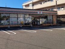 近くのセブンイレブン 三鷹上連雀店まで375m(徒歩5分)