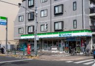 近くのファミリーマート 小金井桜町店まで476m（徒歩6分）