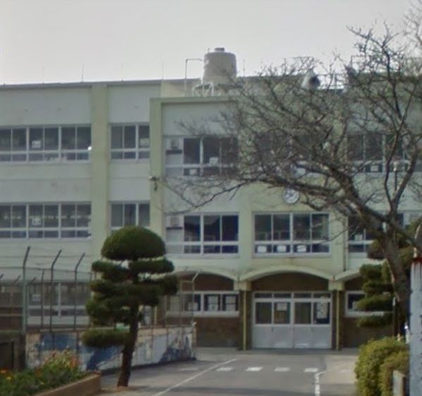 近くの諫早市立北諫早小学校まで1,301m(徒歩17分)