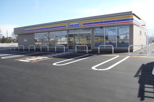 近くのミニストップ 伊勢崎田中町店まで867m（徒歩11分）