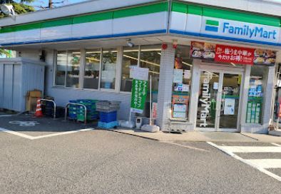 近くのファミリーマート 児島文化センター前店まで216m(徒歩3分)