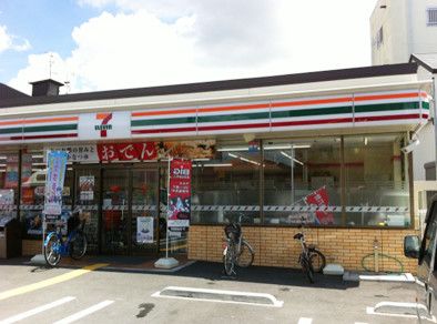 近くのコンビニまで760m（徒歩10分）