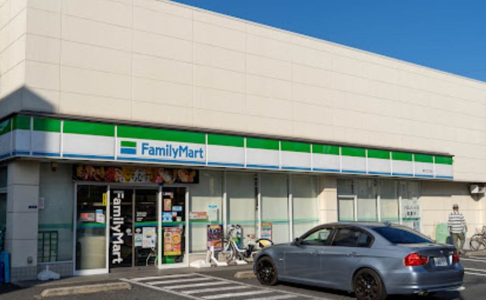 近くのファミリーマート 奥戸七丁目店まで1,045m(徒歩14分)