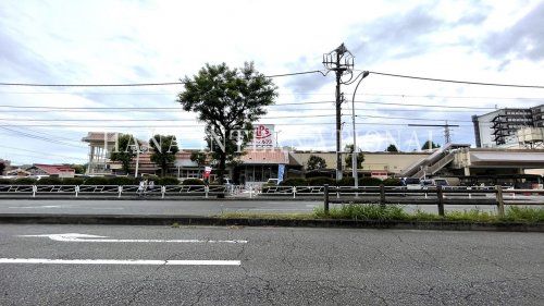 近くのスーパーアルプスまで435m（徒歩6分）