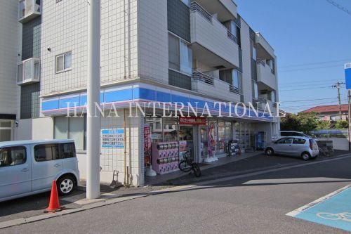 近くのコンビニまで473m（徒歩6分）