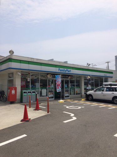 近くのコンビニまで203m（徒歩3分）