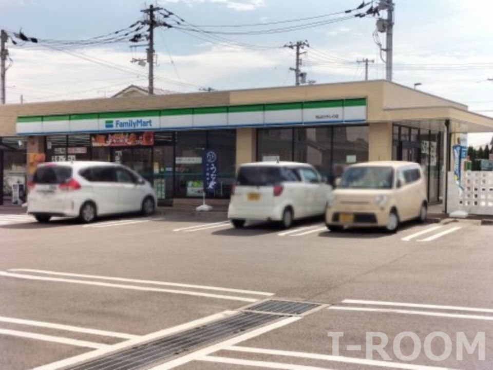 近くのコンビニまで351m（徒歩5分）