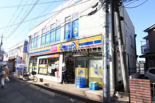 近くのコンビニまで685m（徒歩9分）