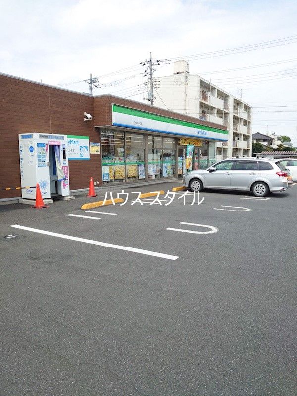 近くのコンビニまで1,355m（徒歩17分）