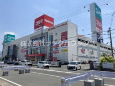 近くのニトリ 大東諸福店まで590m（徒歩8分）