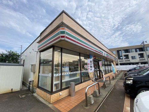 近くのセブンイレブン長岡日赤１丁目店まで565m（徒歩8分）