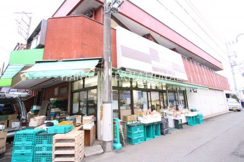 近くのスーパーまで1,940m（徒歩25分）