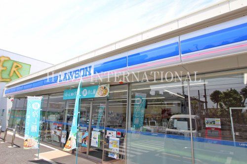 近くのローソン 川口南鳩ヶ谷六丁目店まで1,228m（徒歩16分）