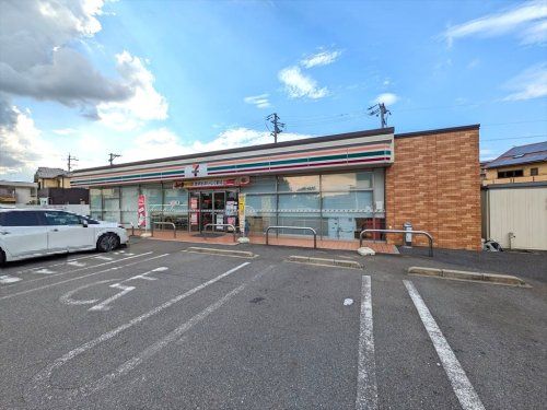 近くのセブンイレブン 江南藤里店まで608m（徒歩8分）