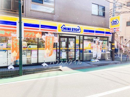 近くのミニストップ 中板橋駅前店まで828m（徒歩11分）