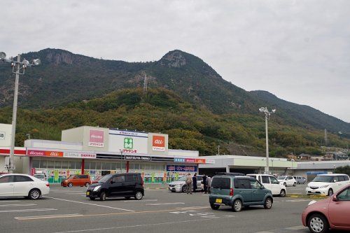 近くのオリーブタウンまで1,494m（徒歩19分）