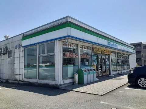 近くのファミリーマート 富山金代店まで1,740m(徒歩22分)