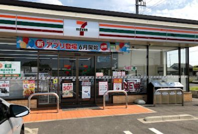 近くのセブンイレブン 倉敷鶴の浦2丁目店まで925m（徒歩12分）