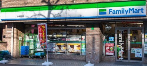 近くのコンビニまで95m（徒歩2分）